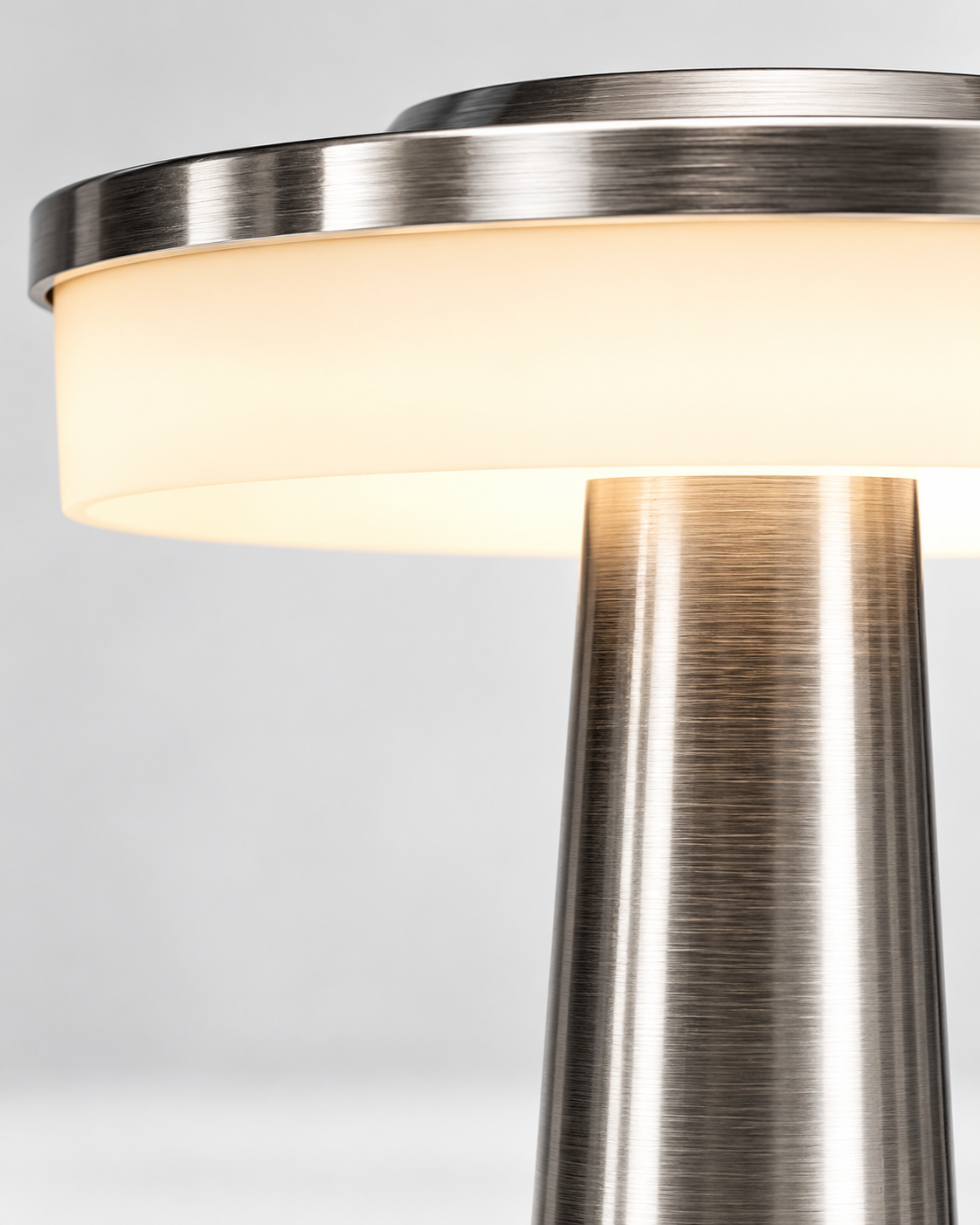 Aureon | Rechargeable LED Table Lamp