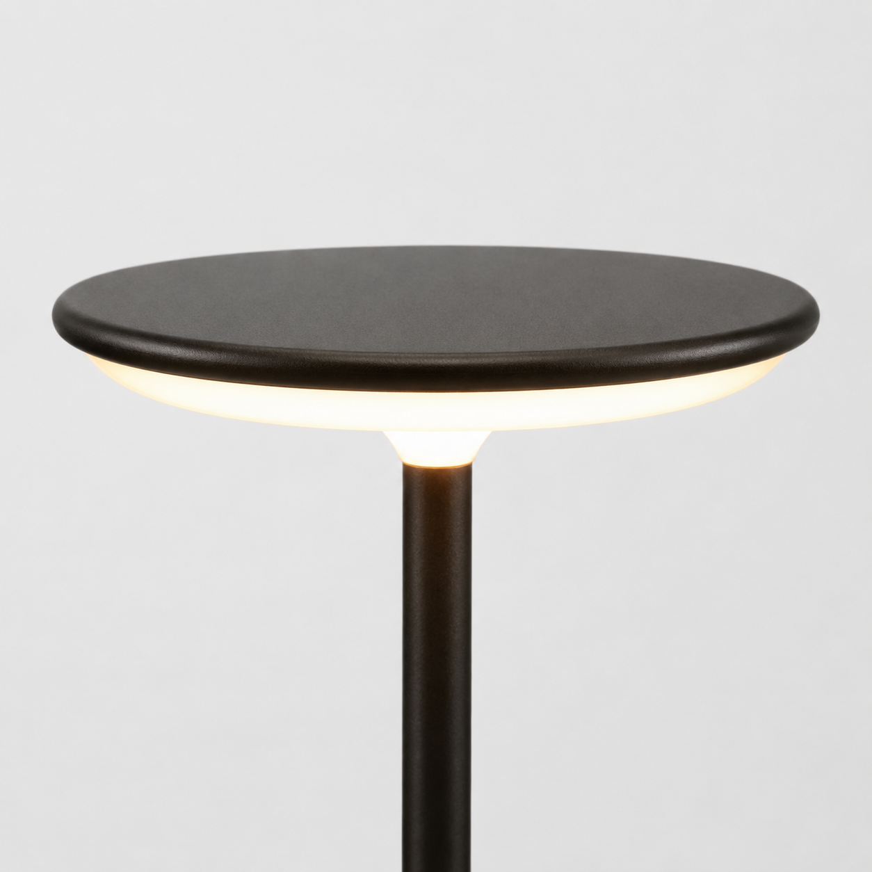 Lmpa de table