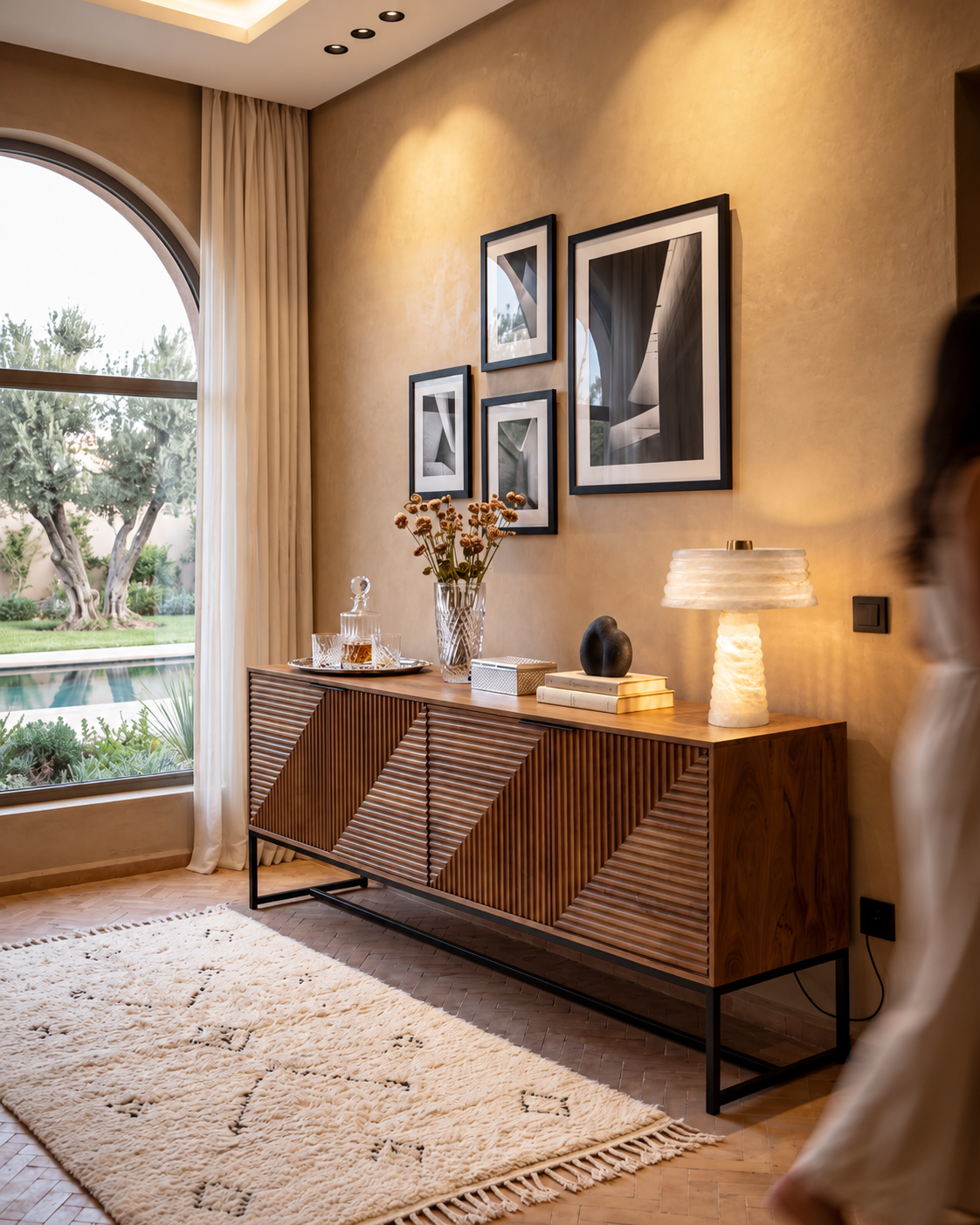 Albaris Ribbed Alabaster Table Lamp