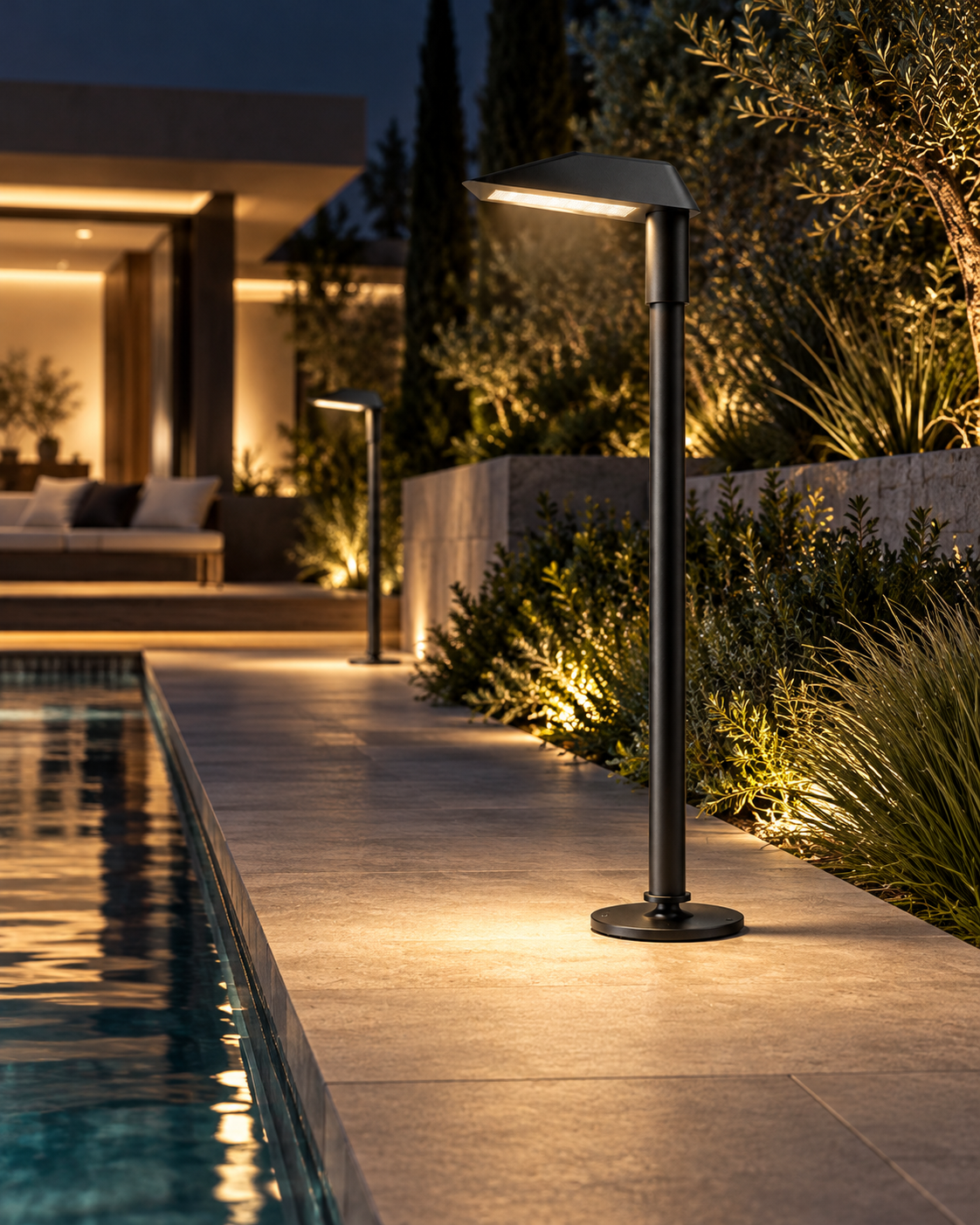 Aluminum LED Garden Path Light | Sylvane